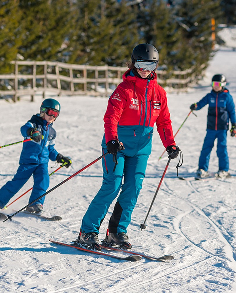 Instruktor lyžování/snowboardingu s licencí (možnost získání licence před začátkem sezóny zdarma)